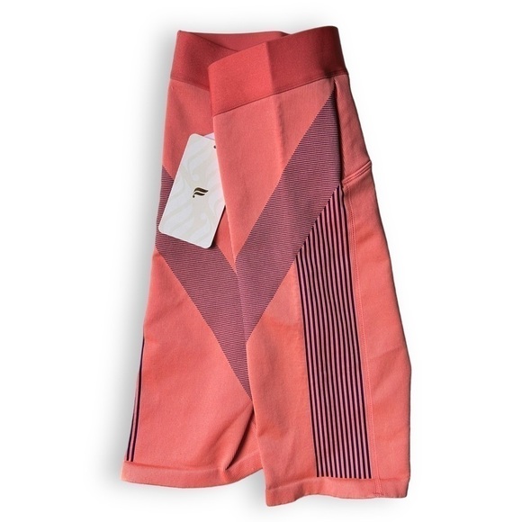 Fabletics High Waisted Sprint Shorts Peach Purple Spandex Zip Pocket Womens S - Picture 5 of 5